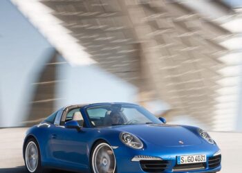 Featuring the innovative Targa roof: The world premiere of a modern classic