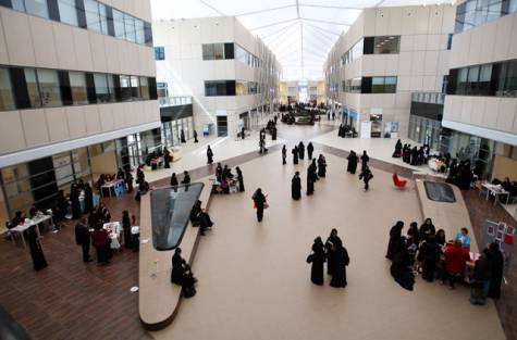 Sheikha Lubna signs agreement on setting up a Centre for Student Activities at ZU