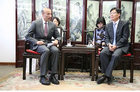 Qatari Ambassador in Beijing Meets Deputy Chief of CAAC