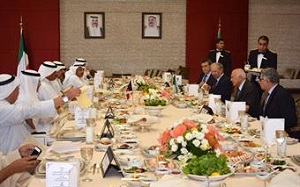 Kuwaiti FM hosts luncheon banquet for Arab League chief