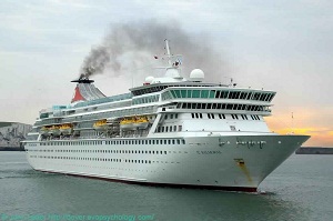 Cruise ship ‘MS Balmoral’ makes debut call at Zayed Port