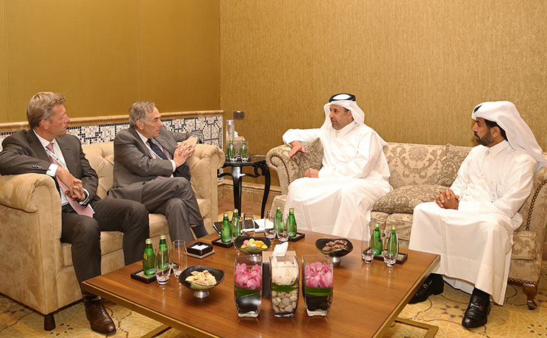 Economy, Commerce Minister Meets NASDAQ Vice Chairman
