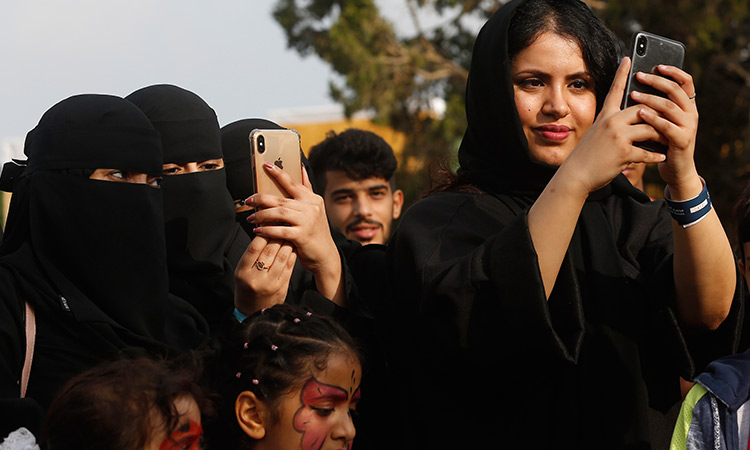 Saudi suspends events, shuts malls and sports centres; Kuwait bans entry for non-citizens