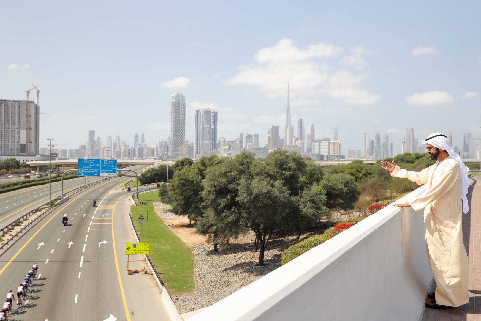 Mohammed bin Rashid watches part of Dubai Stage of UAE Tour