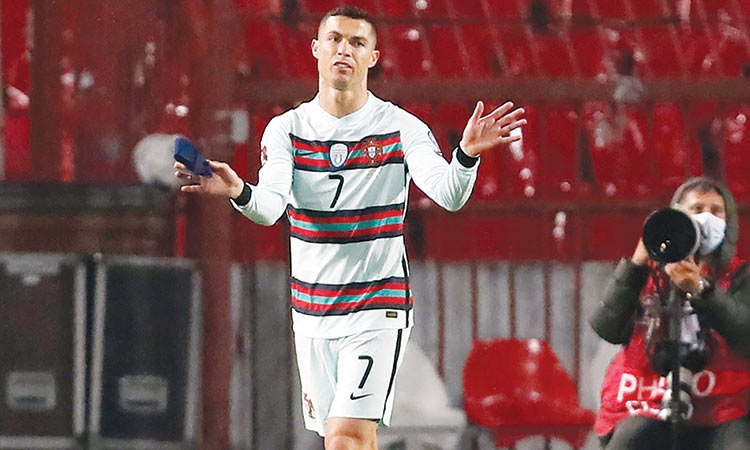 Ronaldo’s castaway armband gets auctioned to help sick baby