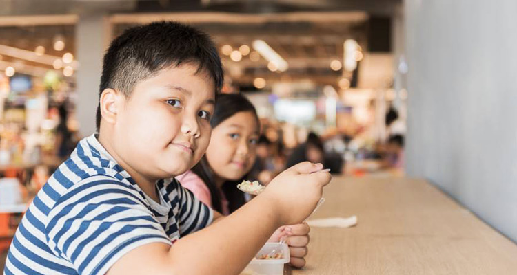 Study links overeating in children to their screen time