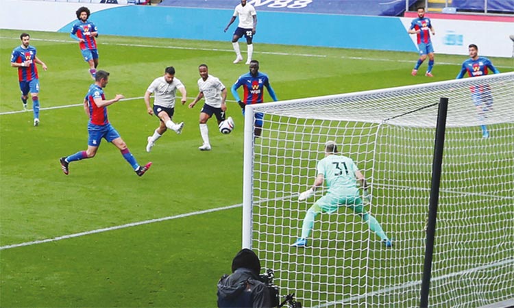 Manchester City on brink of EPL title after win over Palace