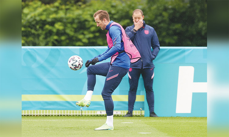 Manchester City make £100m move for Tottenham’s Kane