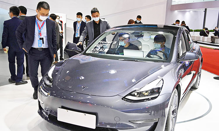 Tesla reaches milestone with first $1 billion quarterly profit