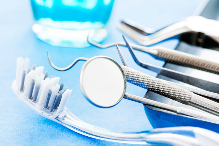 Dentist explains why you should never brush your teeth after breakfast
