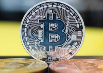 China bans crypto trading, bitcoin tumbles