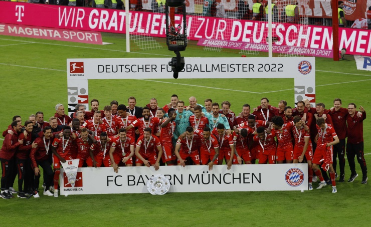 Bayern Munich held to draw on trophy day by stuffy Stuttgart