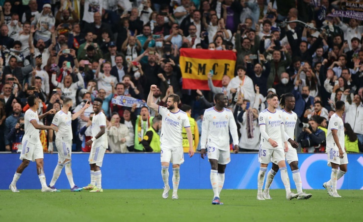 Real Madrid fight back from the brink to stun Man City