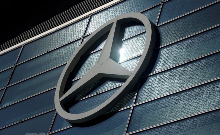 Mercedes to recall about 1 million older models worldwid