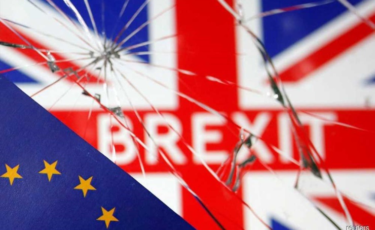 Brexit will cost UK workers 470 pounds a year, study predicts