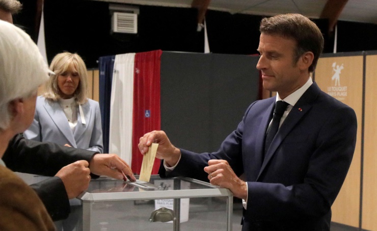 French election: Macron loses absolute majority in parliament in ‘democratic shock’