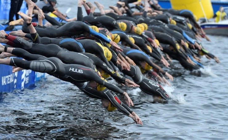 Hockey, triathlon join raft of sports reviewing transgender policy