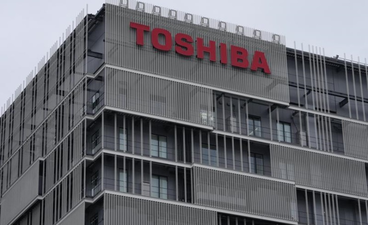 Japan tech giant Toshiba studying going private as an option