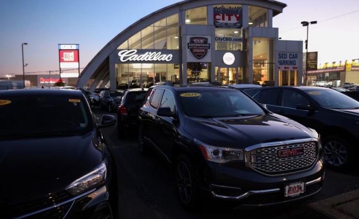 GM outsells Toyota in Q2 as inventory shortages linger