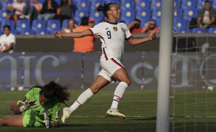 US advances to W Championship final against Canada