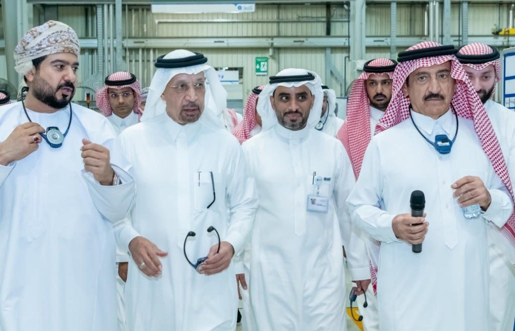 Saudi, Omani investment ministers visit clean energy facility at Alfanar Industrial City in Riyadh