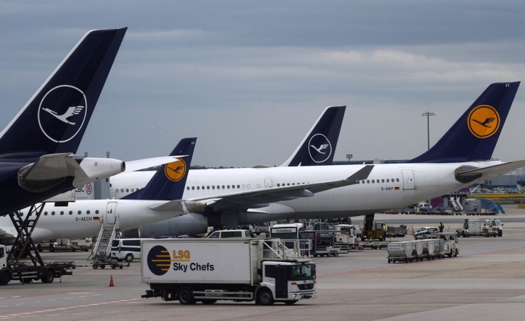 Lufthansa to make pilots new offer in wage dispute as union plans strike