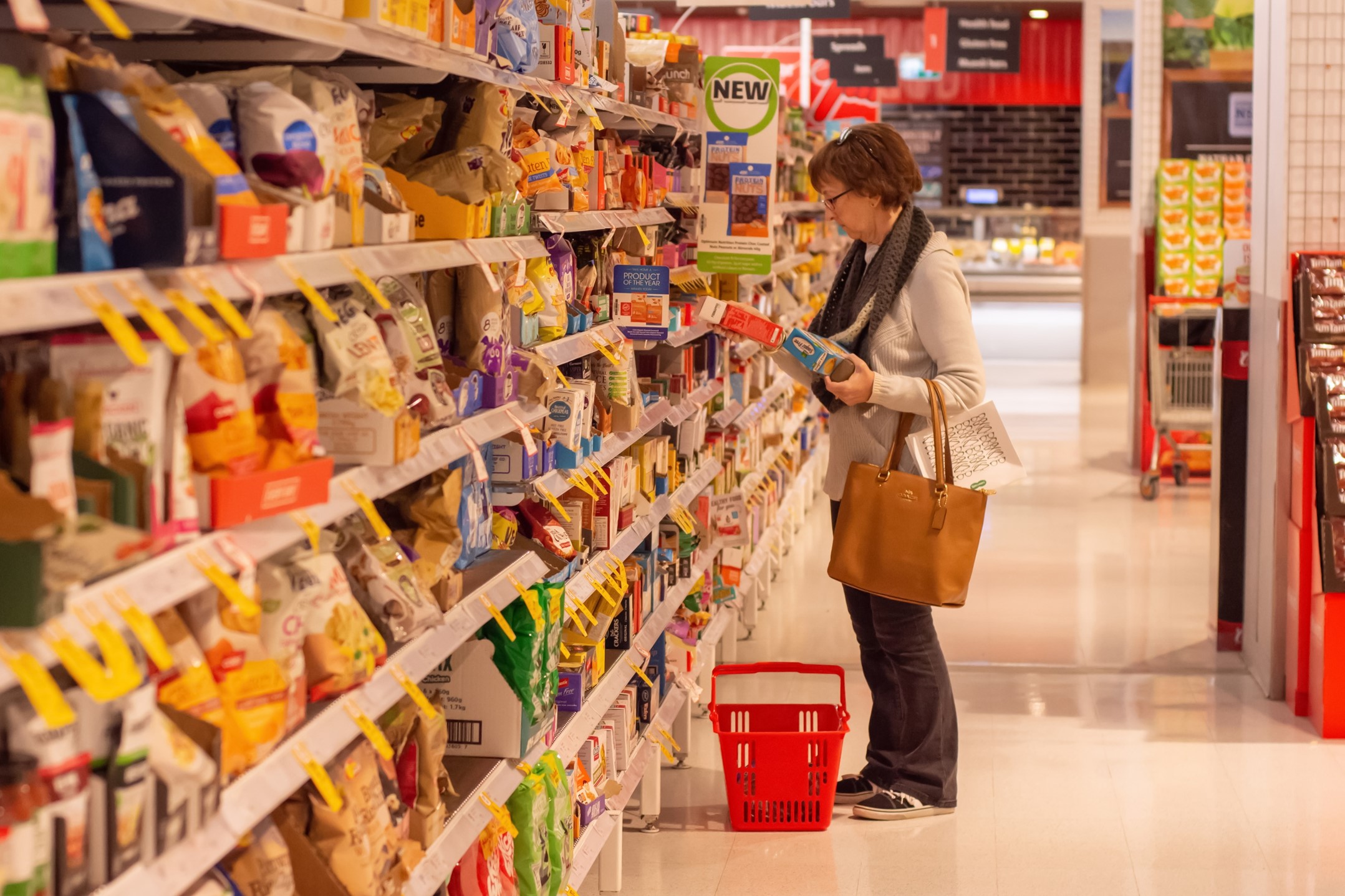 Due to decreasing consumer expenditure, Australia will downgrade its economic growth predictions.