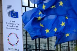 EU countries back billion-euro chip plan ahead of talks with lawmakers