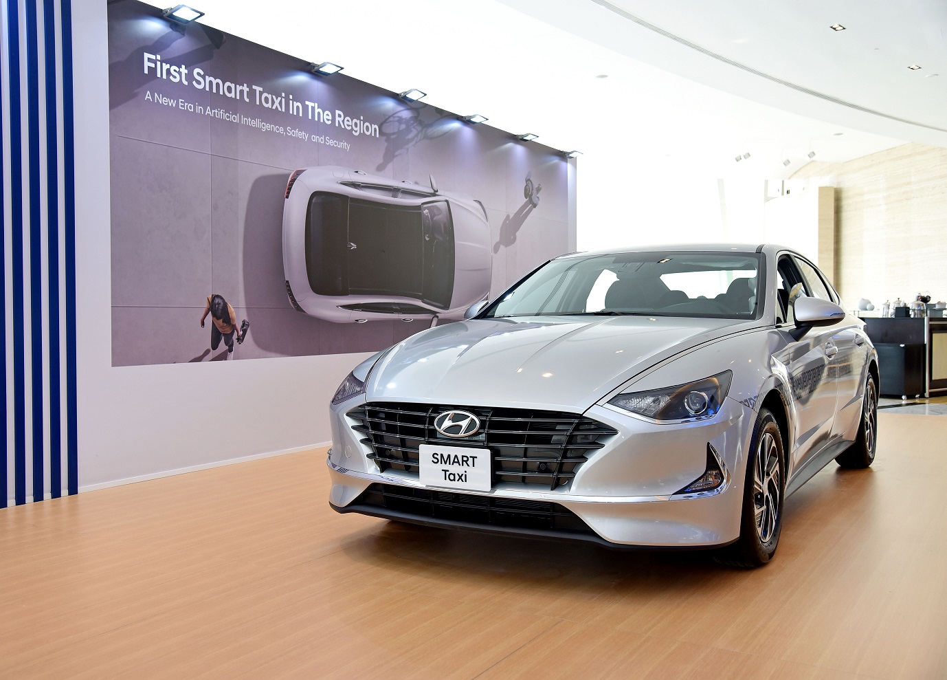 Hyundai UAE Unveils First AI Smart Taxi Concept at Abu Dhabi Smart City Summit