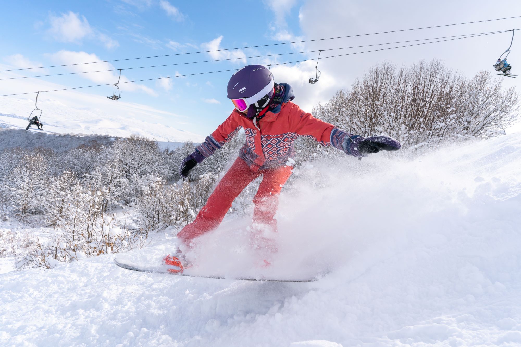 Unleash thrills on a snowy escapade at Tsaghkadzor Ski Resort in Armenia – the ultimate hub for all-level skiers and snowboarders!