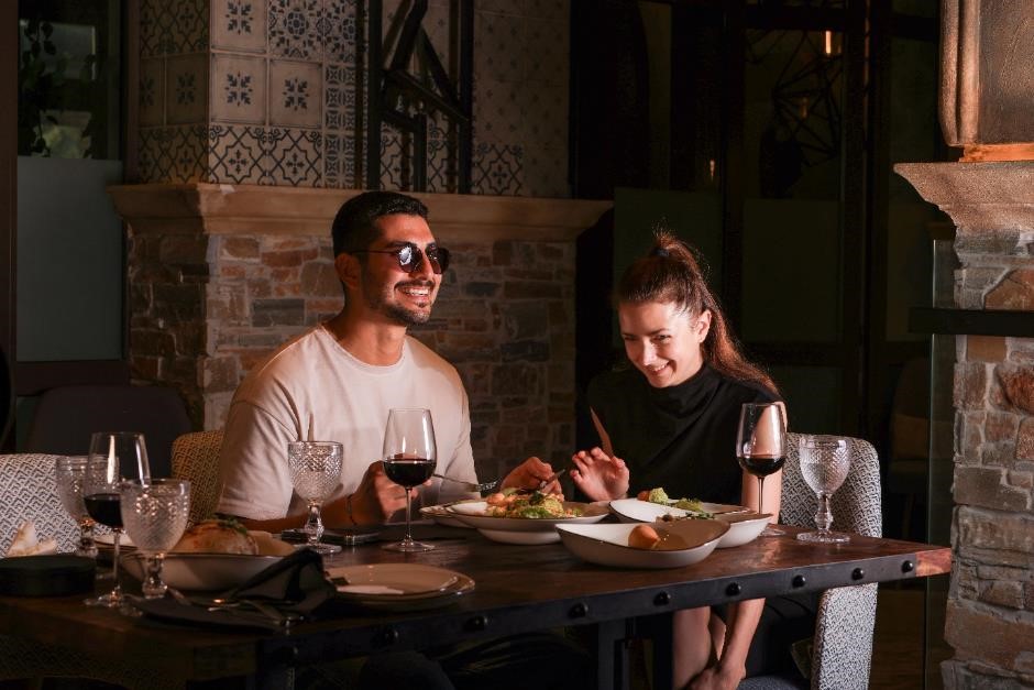 A Romantic Haven for Valentine’s Day:Siraj Restaurant in Souq Al Bahar with Stunning Dubai Fountain Views