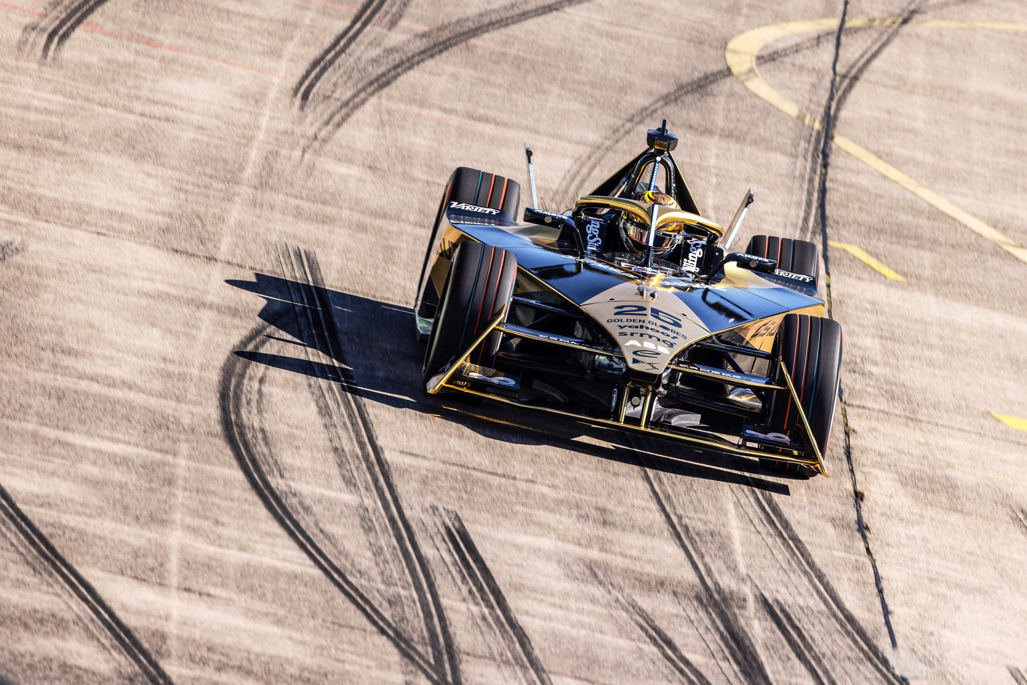 Shwartzman Dominates Berlin Rookie Test