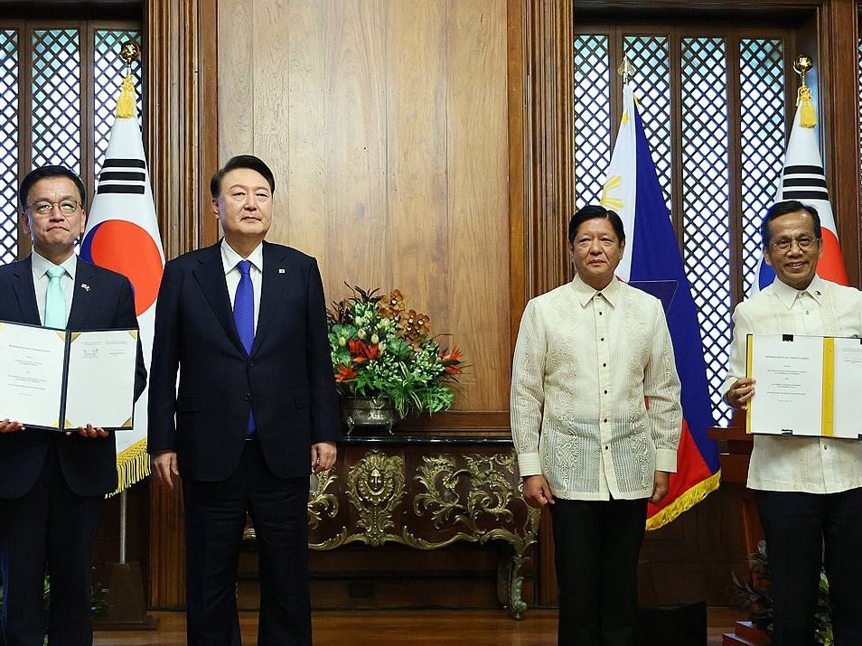 Korea signs $2 billion agreement with Philippines