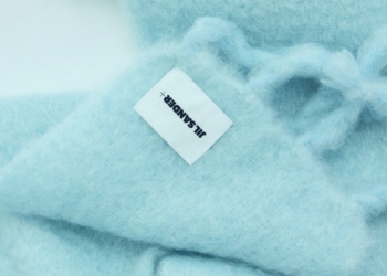 Experience JIL SANDER like never before