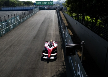 Nissan Formula E Team enjoyed a strong start to the 2025/26 ABB FIA Formula E World Championship as Oliver Rowland climbed through the field to secure a podium in São Paulo
