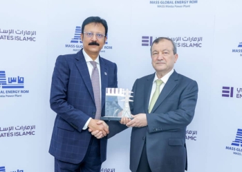 Mohammad Kamran Wajid, Deputy Chief Executive Officer of Emirates Islamic and Ahmed Ismael Saleh, Chairman of Mass Group Holding