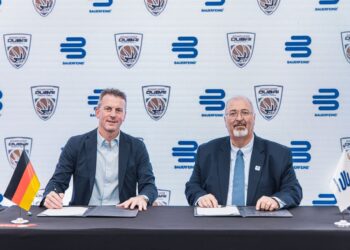 Nick Oakley, Co-CEO of Dubai Basketball and Elie Nasr, General Manager of Bauerfeind